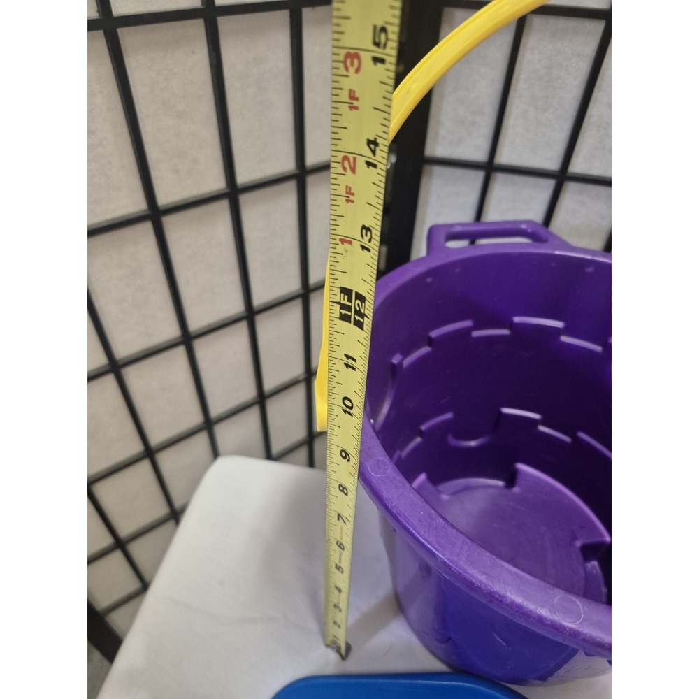 Beach Bucket Full With Sand Toys Set - Picture 6 of 6